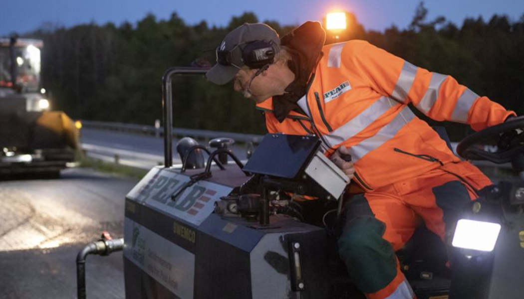ECO-Asfalt håller samma kvalitet som konventionell asfalt. Foto: Peab Asfalt 
