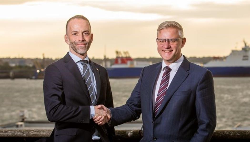 Carl-Johan Hellner Chief Operating Officer Ports Terminals Stena Line och David Huck Chief Operating Officer at Peel Ports Group Foto: Stena Line