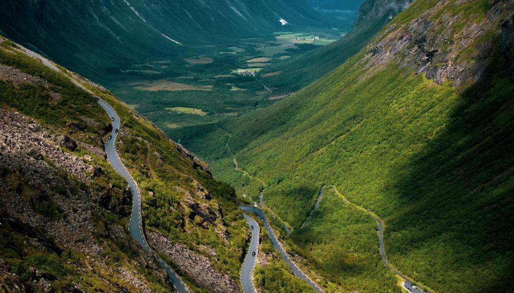 Trollstigen, Åndalsnes, Norge. Foto: Kristoffer Eknes/Unsplash