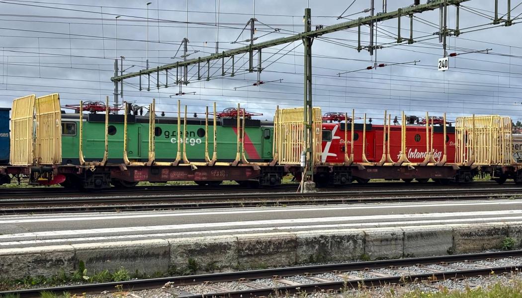 Järnvägstransporter står för en betydande del av industrins långväga godstransporter, men påverkas i dag av kapacitetsbrist och ökade transporttider. Foto: Stina Wickenberg