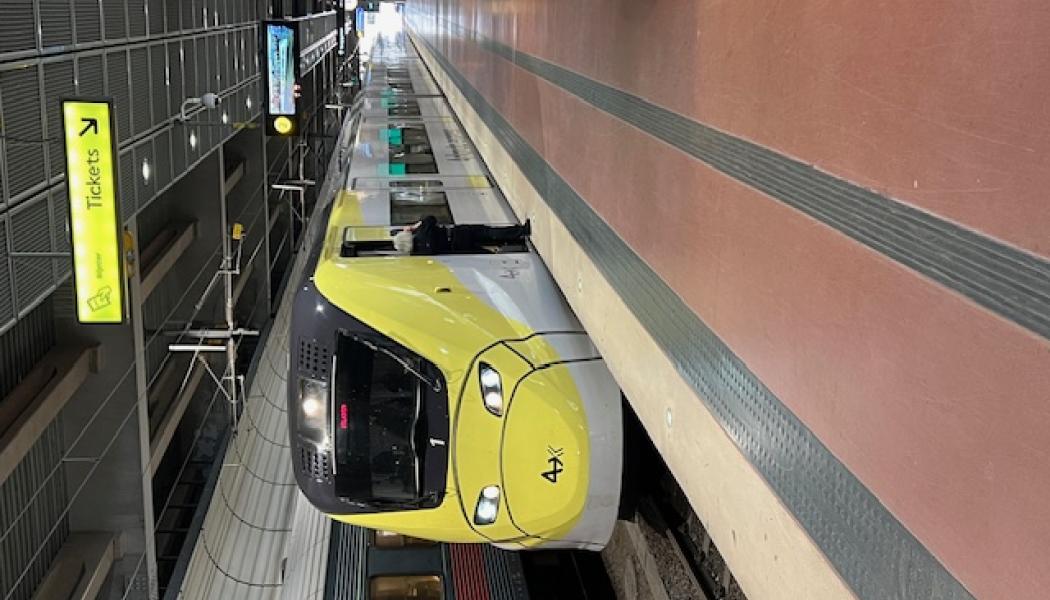 Arlandabanan är ett exempel på privatfinansierad infrastruktur. Det privata företaget A-Train byggde banan och driver tågförbindelsen mellan Stockholm C och Arlanda medan staten via bolaget Arlandabanan Infrastructure äger banan. Arkivbild

