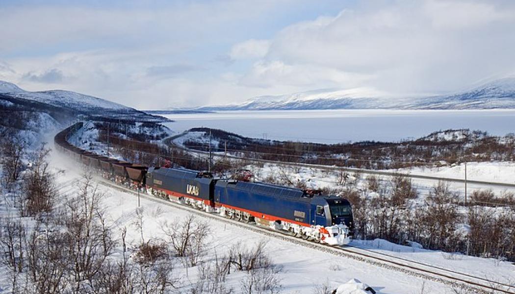 Malmtåg nära Torneträsk. Foto: Wikimedia Commons