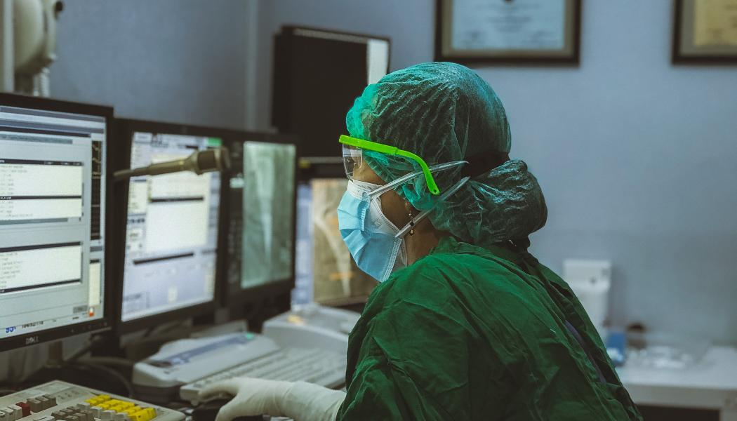 SKR menar att det är rimligt att även kommuner och regioner omfattas av den nya cybersäkerhetslagen. Foto: growtika/unsplash