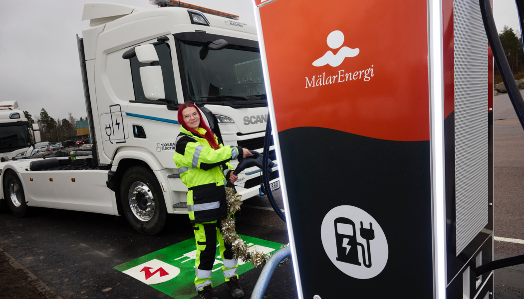 Mälardalen har fått sin första publika laddstation som är öronmärkt för tunga transporter. Foto: Lasse Fredriksson
