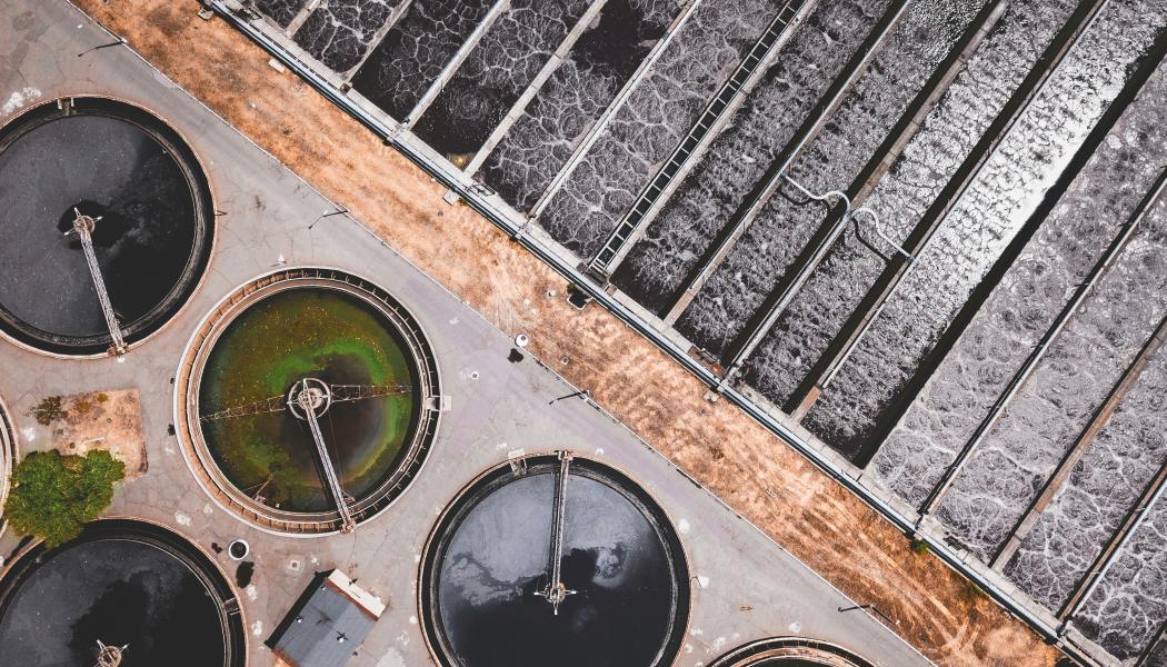 Reningsteknik för PFAS installeras i Halmstad. Foto: ivan bandura/unsplash   