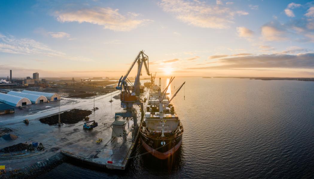 Förutom utbyggnaden av den nya hamnen pågår redan flera anläggningsarbeten för att möta det ökade transportbehovet inom regionen. Foto: Luleå hamn