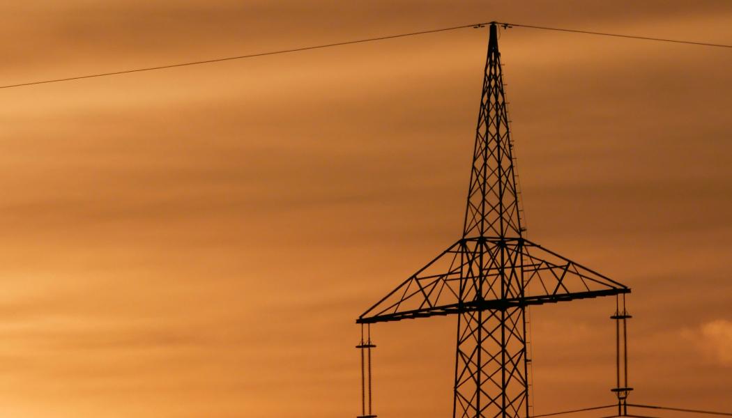 Kraftledning Foto: maurits-bausenhart/unsplash