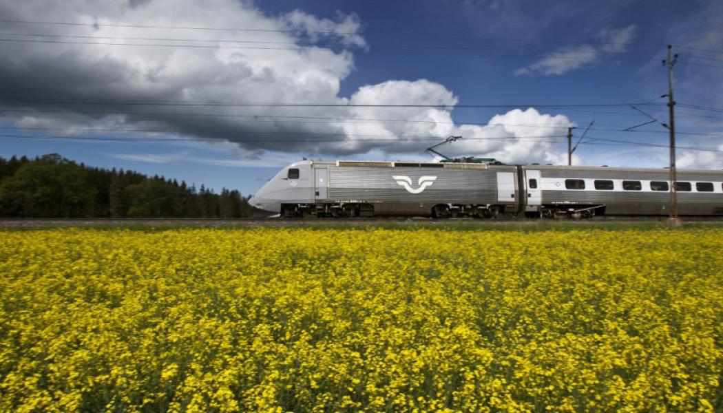 Om den nya majoriteten i riksdagen får bestämma så får vi åka X2000 i fortsättningen i stället för höghastighetståg. FOTO: SJ