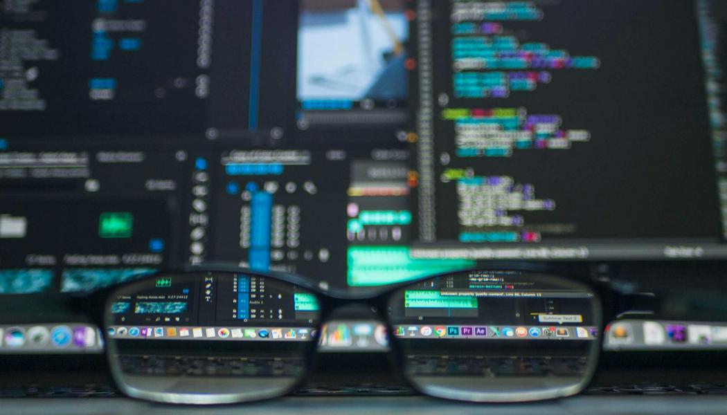 Resultaten visar att kontroll över data, infrastruktur och leverantörer blir allt viktigare när AI används i affärskritiska processer. Foto: Kevin Ku/pexels