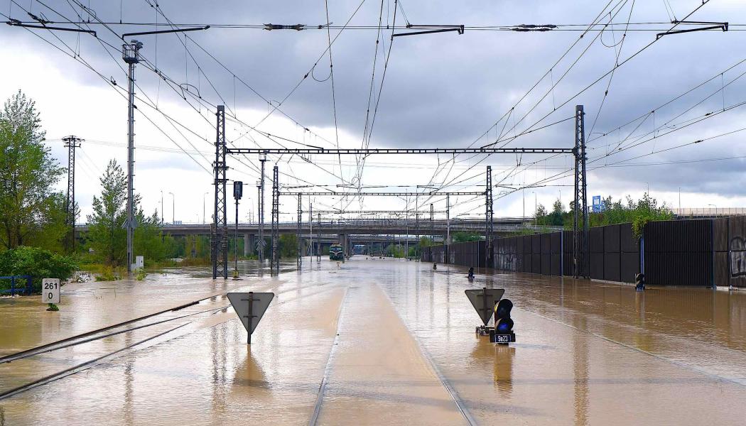 Tjeckiska järnvägsstationen Ostrava-Svinov efter översvämning 15 september 2024. Foto: Wikipedia common. Kredit: Kamil Czaiński