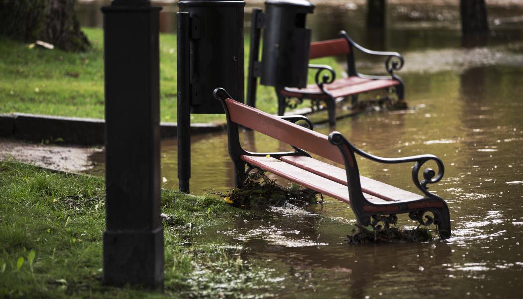 Skyfallen i september orsakade stora skador på vägar, byggnader och samhällsfunktioner. Foto: MSB