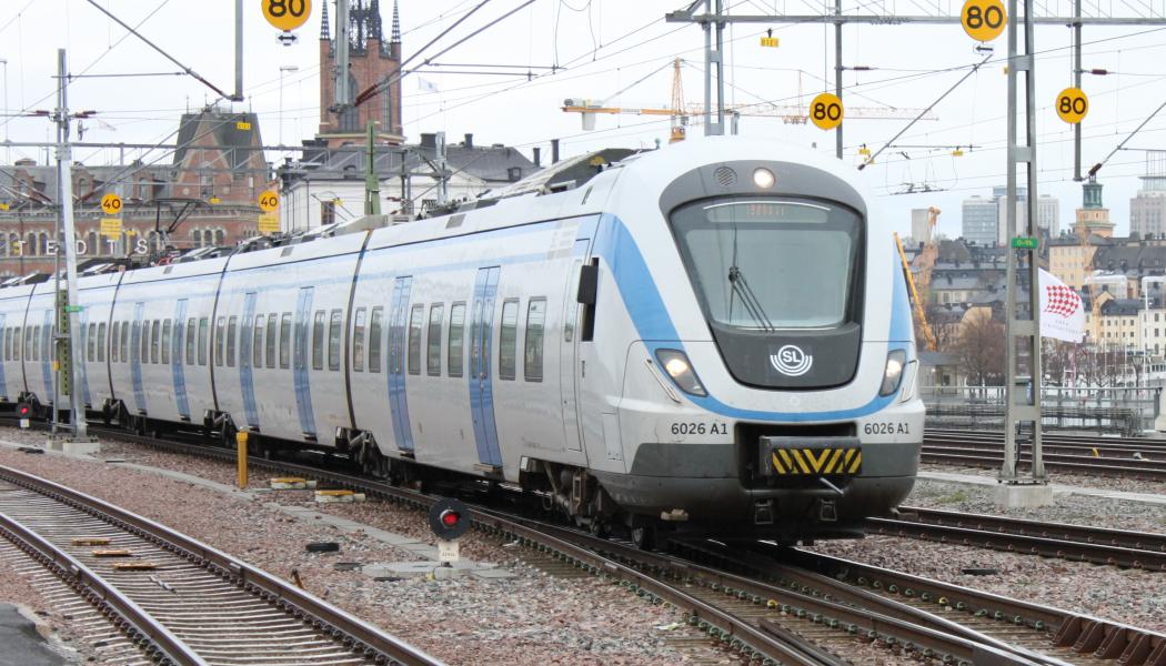 Pendeltåg ankommer till Stockholms central. Foto: Melker Larsson