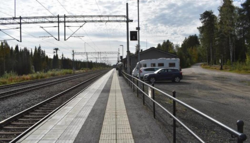 Vy från norr över Murjeks stationsområde och plattform. Foto: Trafikverket