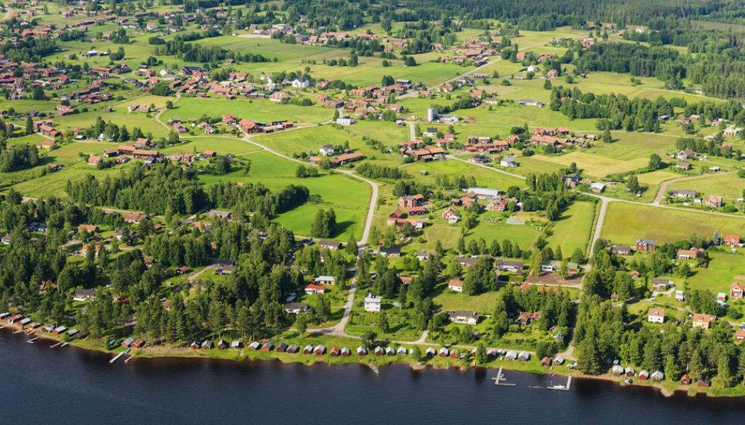 Forskare använder processmodeller och rörelsedata från mobilnätet för att bättre förstå hur befolkningens rörelsemönster påverkar belastningen på svenska reningsverk. Foto: IVL