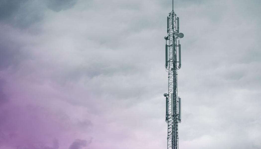 Tillstånden gäller 2028–2054 och tillståndsvillkoren är utformade för att, på sikt, möjliggöra sammanhängande frekvensutrymmen i hela 1800 MHz-bandet och bidra till en effektiv användning av frekvenser. Foto: PTS