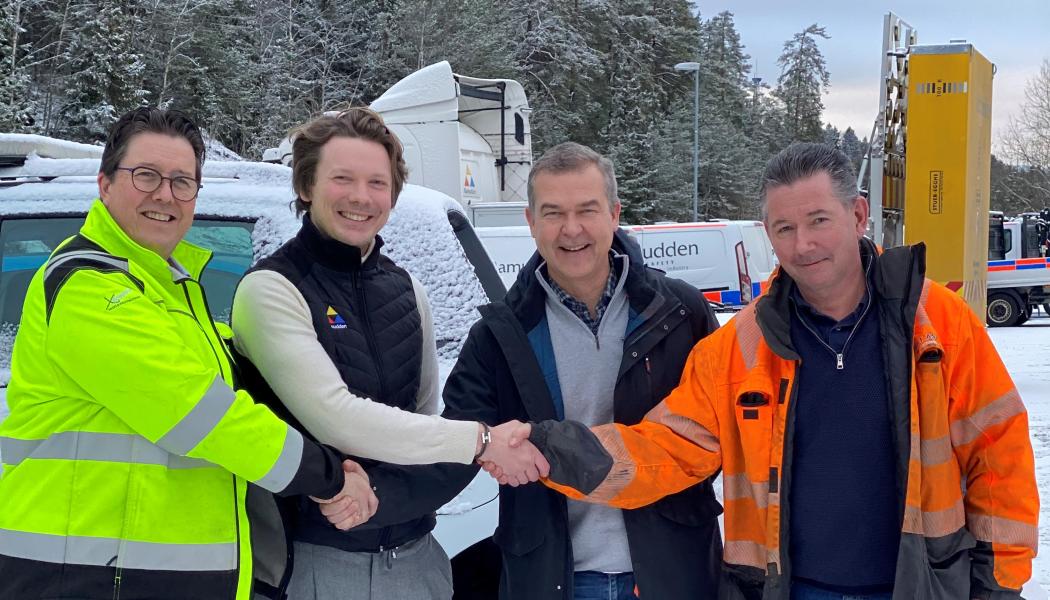 Från vänster: Roy Mevold, VD Ramudden Norge, Morten Finslo, Koncernchef Ramudden, Frank Stabo, Grundare Veidrift och Henrik Østbye, VD Veidrift. Foto: Ramudden