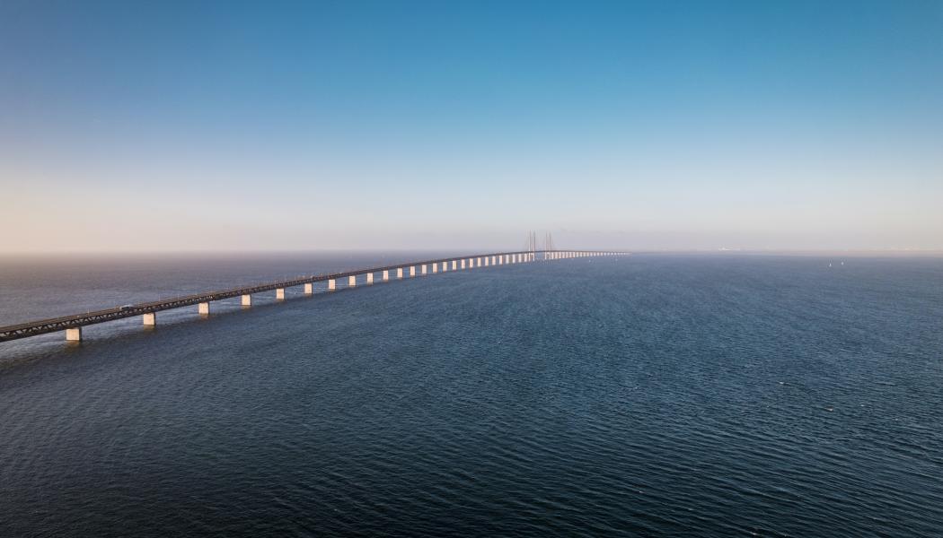 Ett beslut om återinförd gränskontroll är enligt regeringens bedömning en av flera åtgärder som i nuläget krävs för att kunna bemöta hotet mot Sveriges inre säkerhet. Foto: julian hochgesang/unsplash 