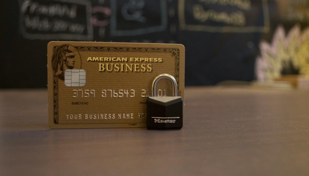 Regeringen ger Finansinspektionen och Riksbanken nya verktyg för att stärka den digitala motståndskraften i finanssektorn. Foto: Ryan Born/Unsplash