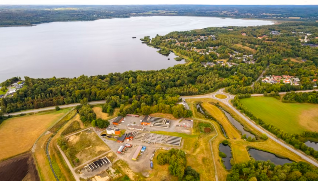 Flygbild över reningsverket i Hässleholm med omnejd. Foto: Hässleholm Miljö