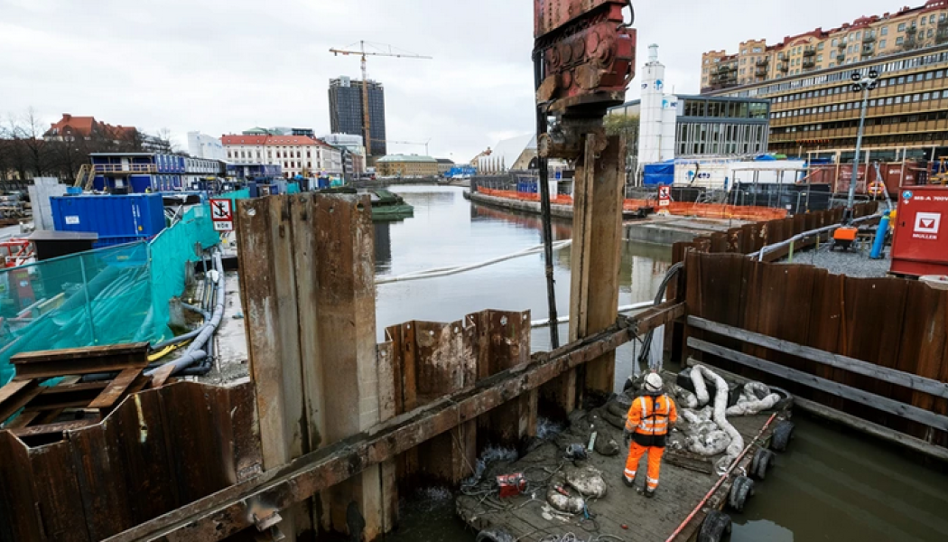 Omfattande arbeten utförs i Rosenlundskanalen . Foto: Trafikverket