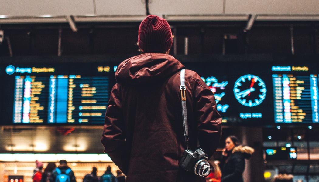 Den nya starten av trafikåterupptagning mellan Karlstad och Stockholm stötte på inledande problem, särskilt med inställda snabbtågsavgångar. Foto: erik odiin/unsplash