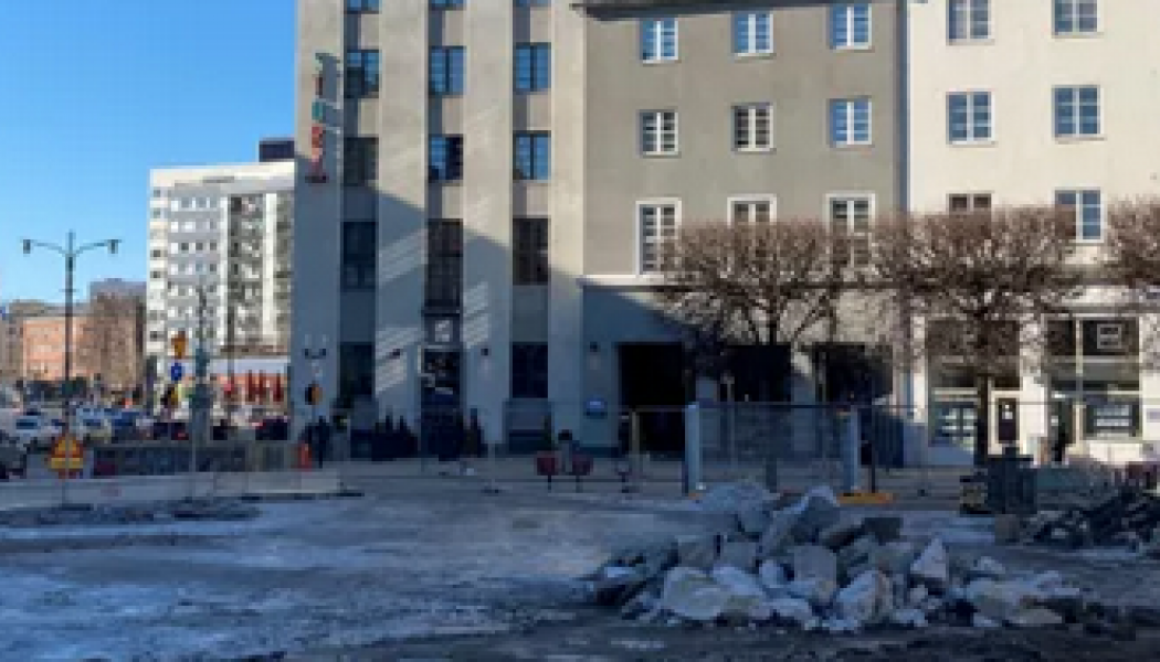 Trafikverket flyttar fjärrvärme, fjärrkyla, vatten och el för utbyggnad till fyrspår. Foto: Trafikverket