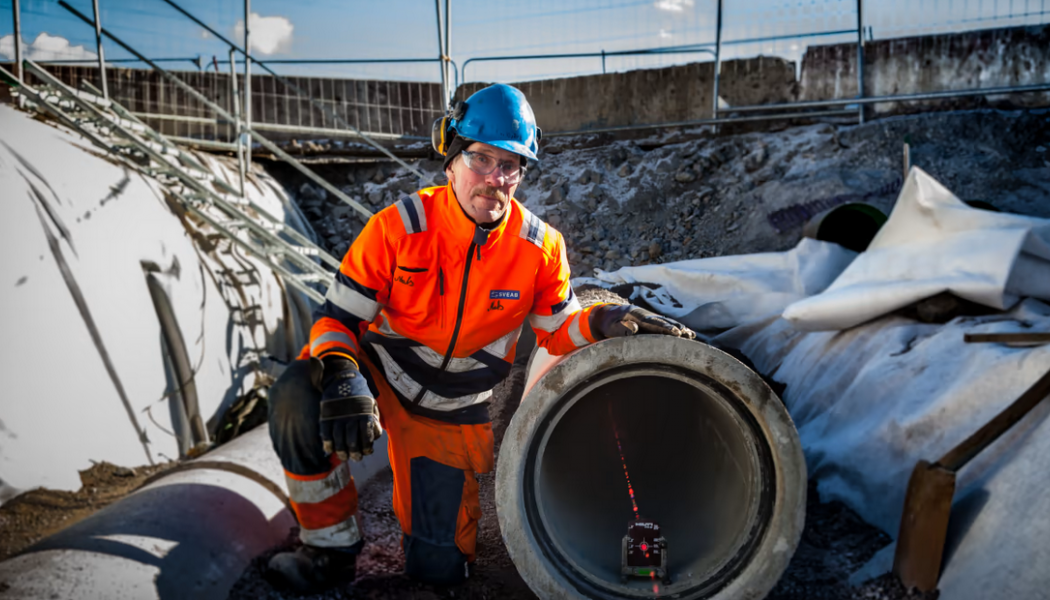 Sveab bygger ut huvudledningar för vatten och tryckspill på Gräddö. Foto: Sveab Anläggning 