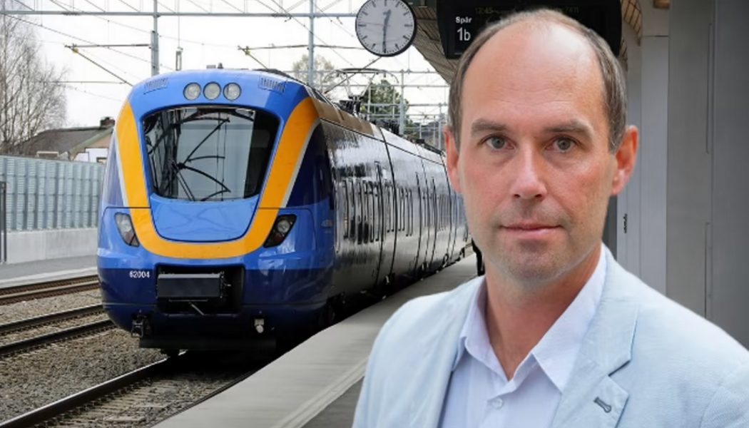 - Nu kan vi på allvar se fram emot en toppmodern järnväg mellan Umeå och Luleå, säger Rickard Carstedt, regionråd (S) Region Västerbotten. Foto: Region Västerbotten
