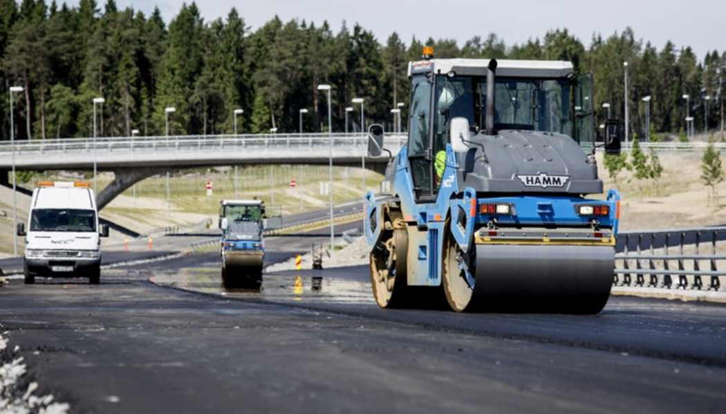 NCC ska lägga 200 000 ton asfalt på E6:an utanför Trondheim. Foto: NCC 