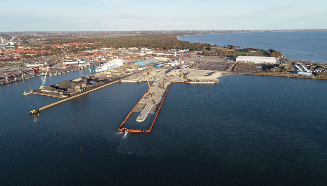 Ystad hamns nya färjelägen under byggnationen. Foto: Ystad hamn