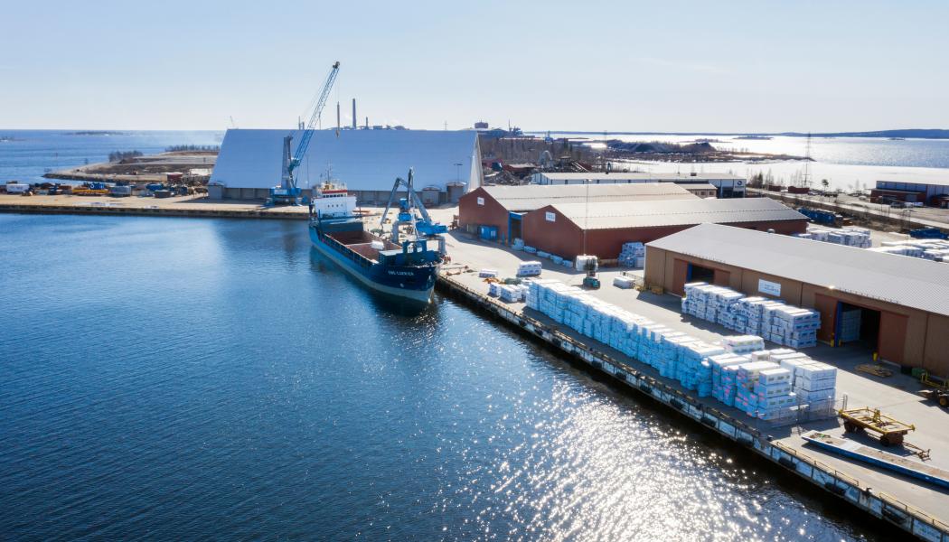 Kommunfullmäktige har beslutat att en ny kaj kan börja byggas vid Port of Skellefteå. Foto: Skellefteå kommun/unsplash