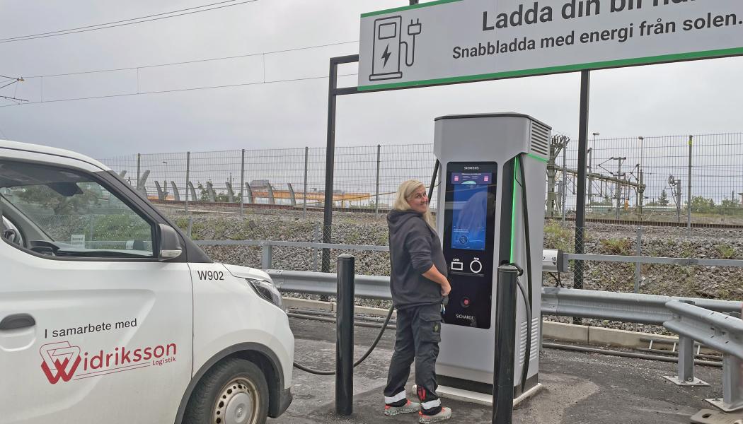 Widriksson Logistik installerar snabbladdare i Västberga Foto: Widriksson