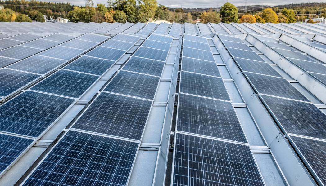 Samtidigt som företaget stärker sin förnybara energiproduktion expanderar de även sin infrastruktur för elfordon. Foto: Stihl Norden