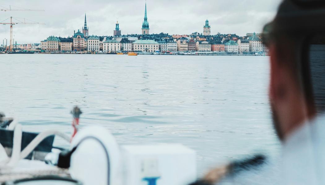 Antalet resenärer på SL:s pendelbåtar ökade från ca 5,1 miljoner år 2023 till 5,8 miljoner år 2024. Foto: Linus Mimietz/unsplash