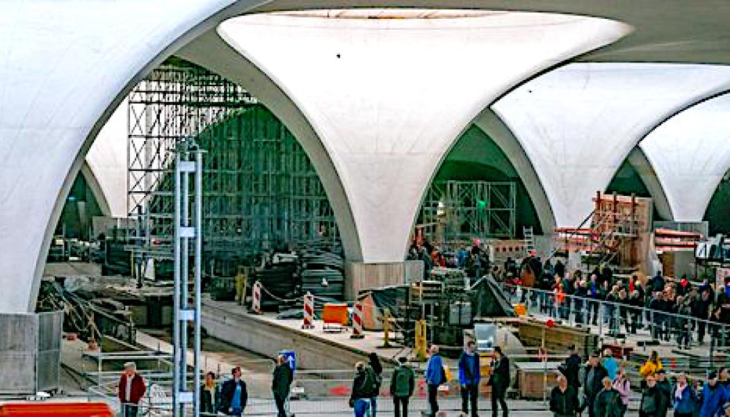 Öppet hus i den underjordiska stationen för intresserad allmänhet under påsken 2024. Foto: Stuttgart 21-projektet, kredit: Thomas Niedermüller