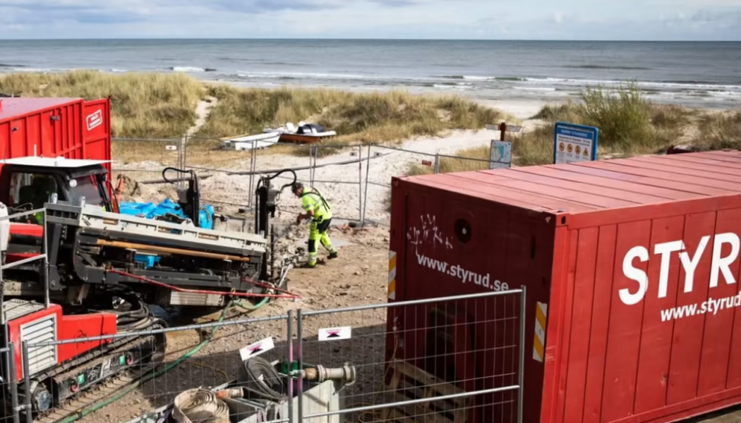 Vy från Styruds arbetsplats på Borrby Strand. Foto: Peter Malmgren, Ystad Allehanda
