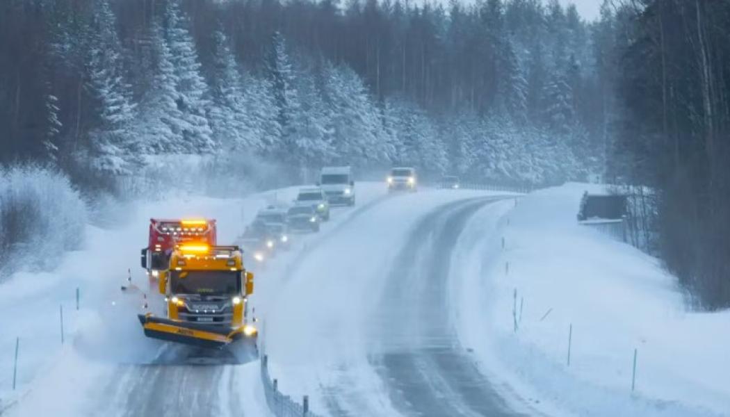 ﻿I årets upphandling av Trafikverkets kontrakt för basunderhåll av Sveriges statliga vägnät räknade Svevia hem 8 av 19 kontrakt, till ett sammanlagt värde av 1 510 miljoner kronor. Foto: Patrick Trägårdh