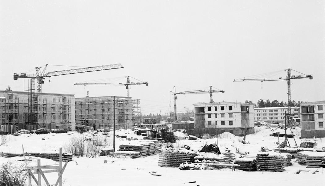 Pålkommissionen bildades 1959 under en tid då miljonprogrammen byggdes och då motorvägar och motorvägsbroar anlades. På bilden: Bygget av Tensta 1969.
FOTO: Jonas Ferenius
