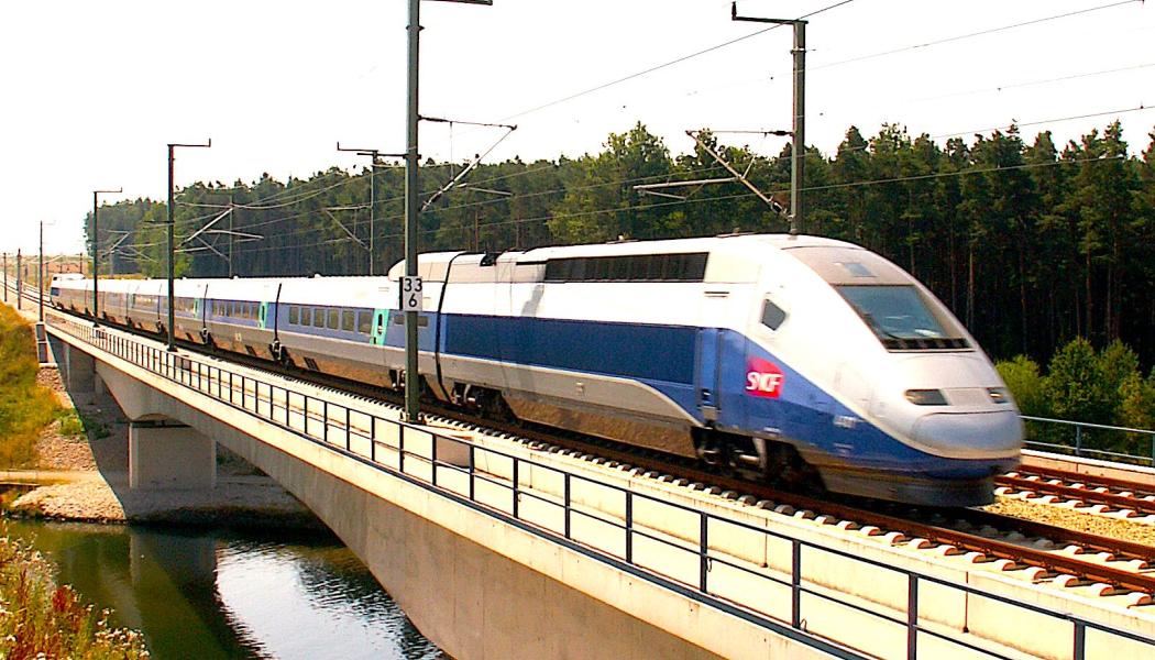 TGV-tåg på väg. Foto: Wikipedia Common Lic. Kredit: BigBug21