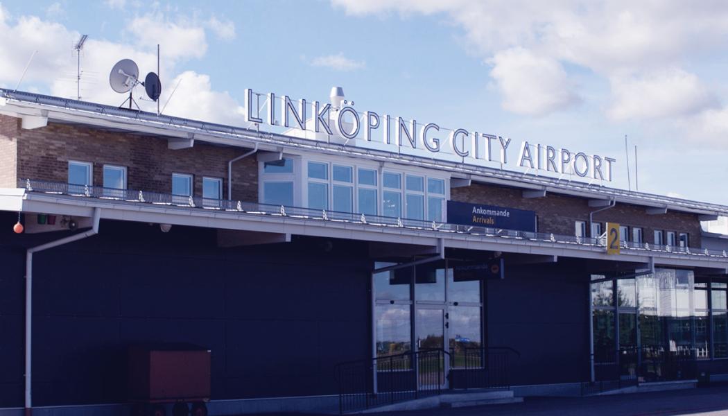 Genom att flytta landningsbanan vid Linköpings flygplats minskas bullret över staden. Foto: Linköpings flygplats