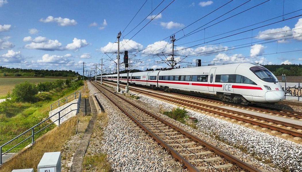 Planen inkluderar timvisa fjärrtågsförbindelser till alla större städer i Tyskland, även de som idag är underbetjänade, som Chemnitz, Heilbronn och Schweinfurt.Foto:  Creative Commons Lic. Kredit:holzijue