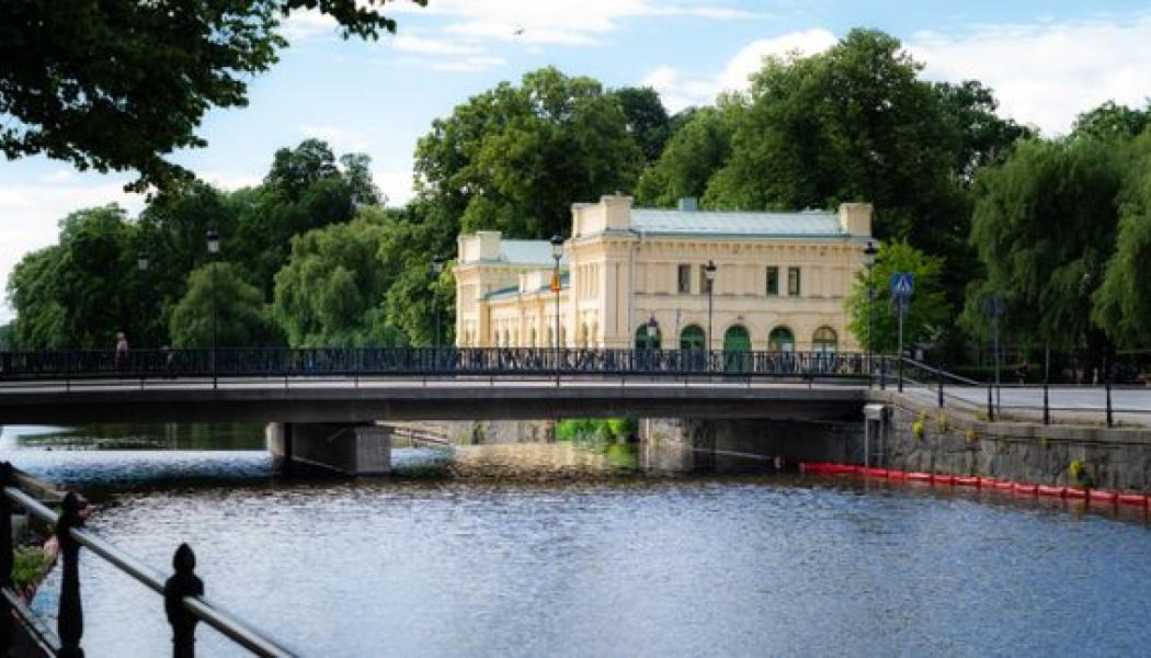 När biltrafiken försvinner skapas utrymme för att utveckla området kring Islandsbron för folkliv på olika sätt. Foto: Gustav Dalesjö/Destination Uppsala