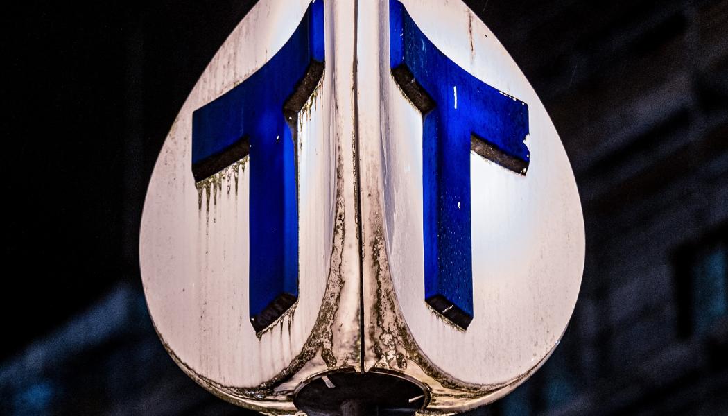 Näckrosen är den enda stationen på Stockholms tunnelbanesystem som har uppgångar i två kommuner. Foto: carl tronders/unsplash