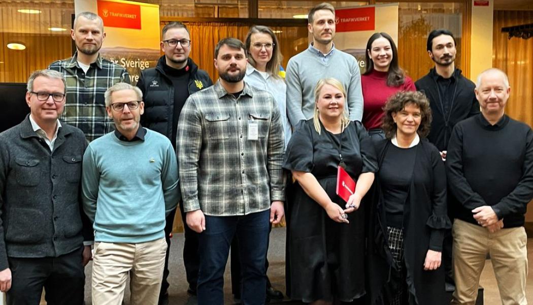 Delegation från Ukrainian Railways och Trafikverket, från översta raden: Taras Likunov, Kostiantyn Doda, Ganna Gorchak, Oleksandr Rudiak, Kseniia Vasianovych, Polad Khalilov, Petter Åsman, Erik Froste, Yevhen Medianyk, Anna Ericsson, Maria Krafft, Patrik Guné. Foto: Trafikverket