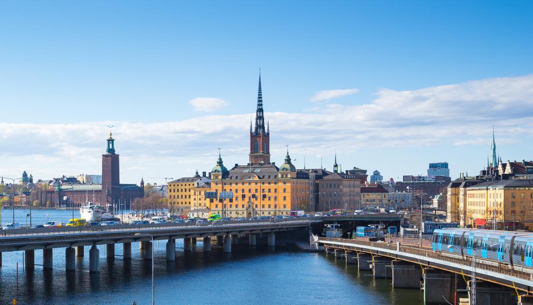Branschen larmar om brist på utbildad personal inom underhåll av vägar, broar och järnvägar. Foto: Nackademin