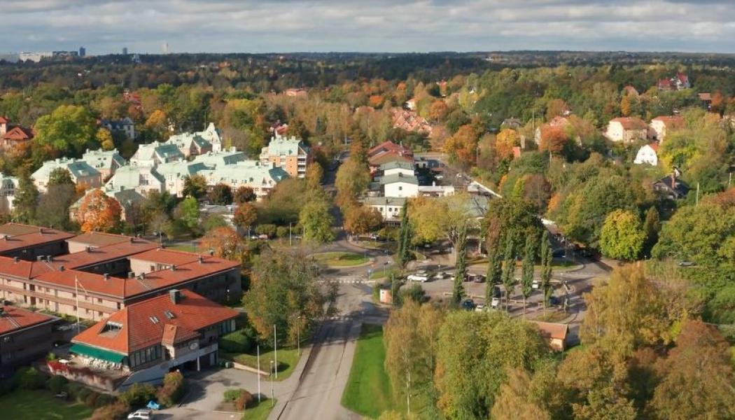 De centrala delarna av Djursholm är en lågpunkt som är särskilt utsatt vid skyfall. Risken för översvämningar är hög. Därför planerar Danderyds kommun en rad åtgärder. Danderyds kommun
