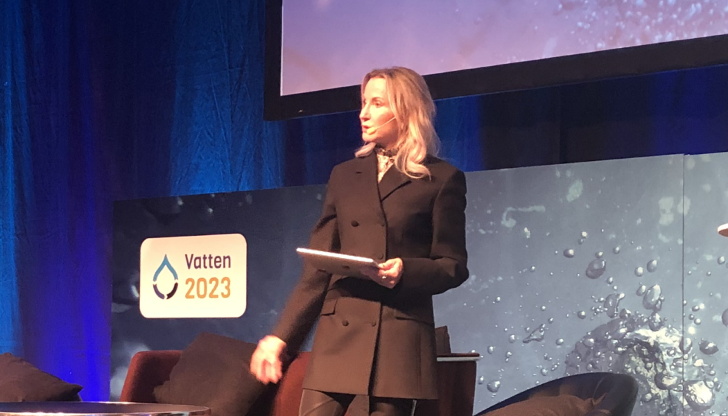 Vid en debatt på va-mässan Vatten2023 beskrev Pia Sandvik, vd för Teknikföretagen, hur problemen inom infrastrukturen kan slå mot svensk industri. FOTO: Anders Carlsson