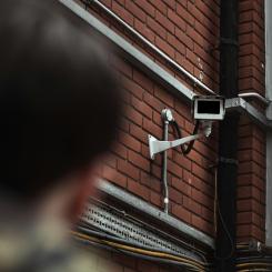 Med anledning av omfattande skadegörelse av stationshuset i Tranås kommer flera kameror att sättas upp. Foto: Danny Lines/Unsplash