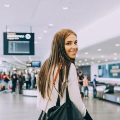 Resenär på Arlandas flygplats i Stockholm. Fotograf: Maskot