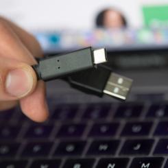 Fredrik Sandberg/TT: Usb|c-kontakten blir ny standard i EU. Arkivfoto.